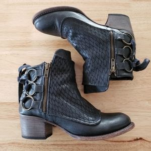Freebird Leather Ankle Boots Size 8 Dark Blue